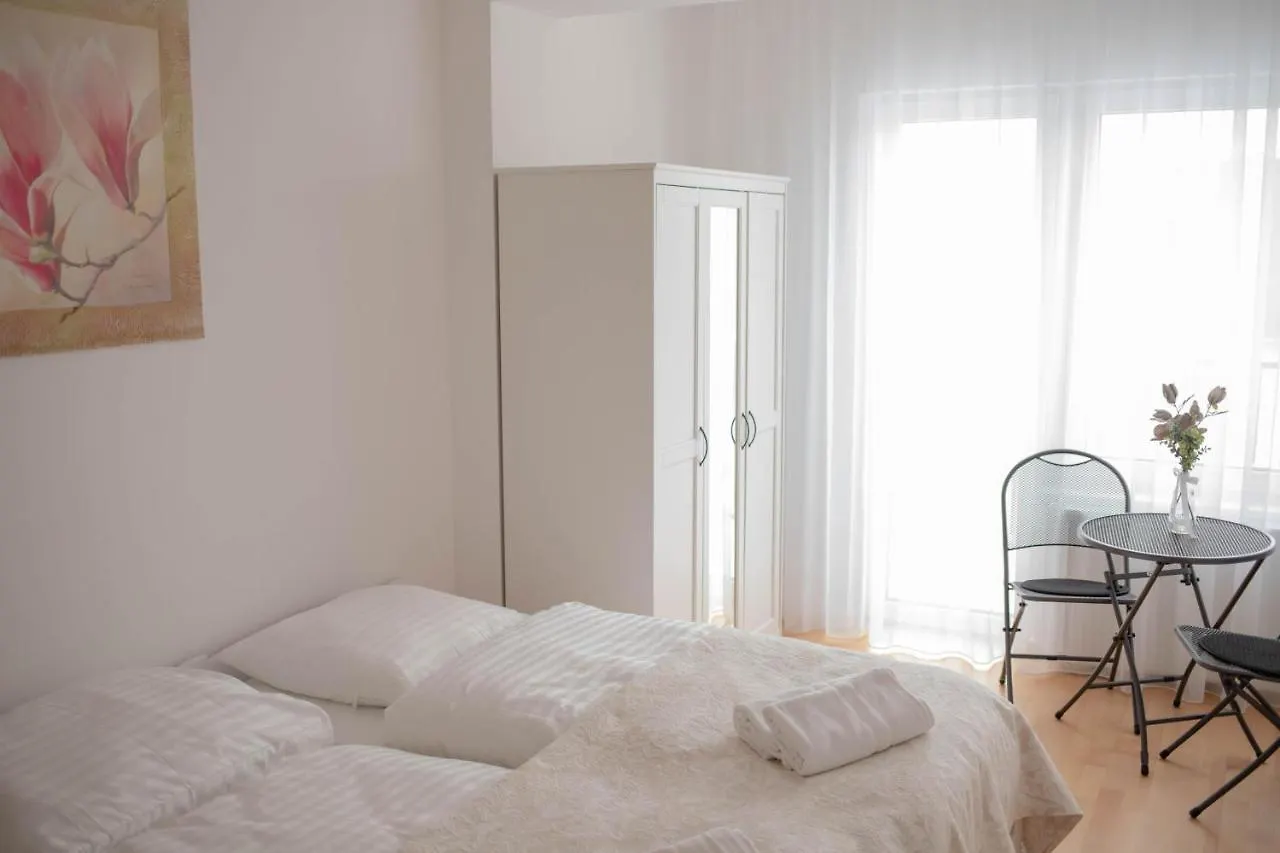 Rezidence Kbely - Free Parking Apartment Prague
