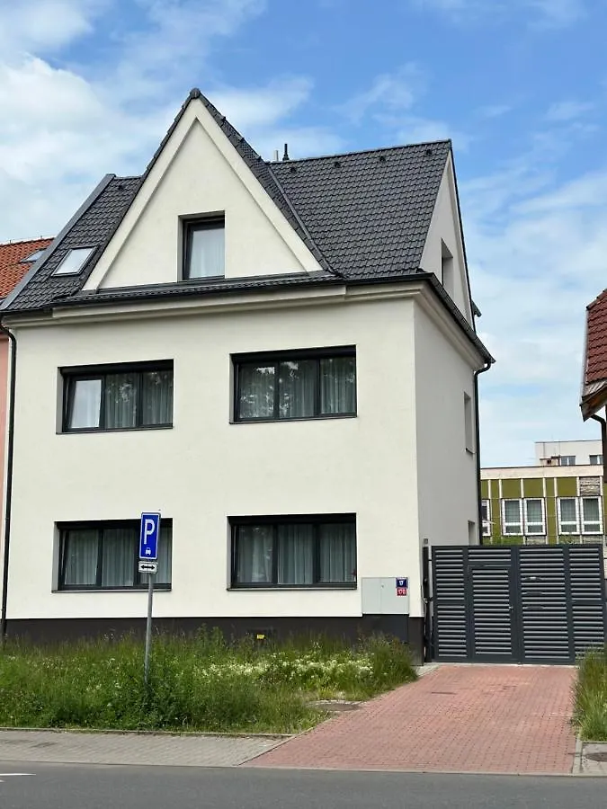Ferienwohnung Rezidence Kbely - Free Parking Prag