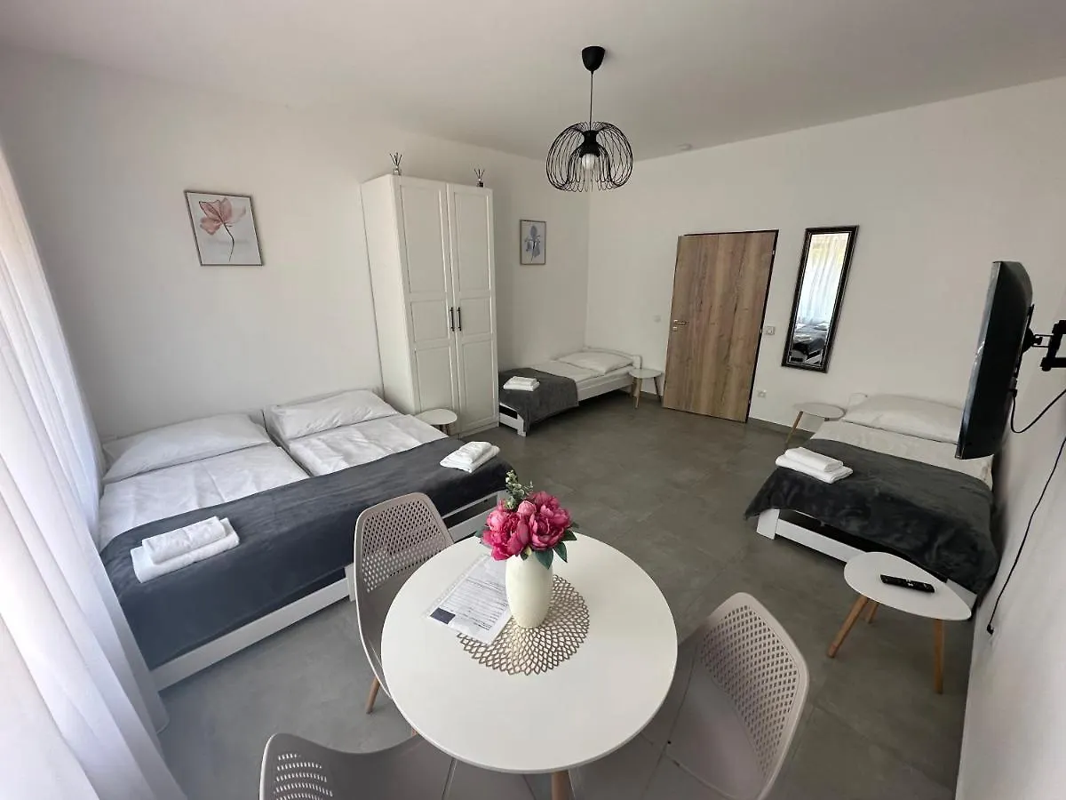 Ferienwohnung Rezidence Kbely - Free Parking Prag Apartment